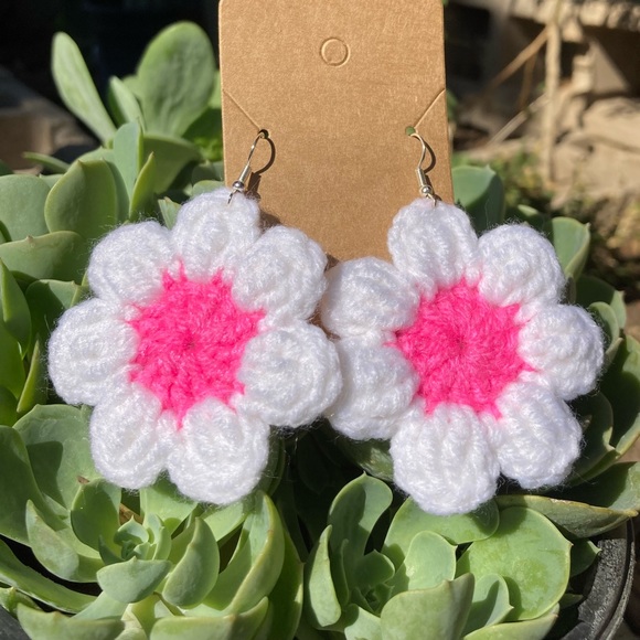 Handmade Crochet White & Hot Pink Daisy Earrings - Picture 4 of 11
